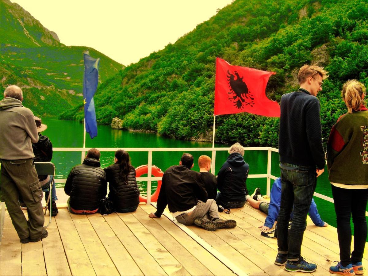 Rozafa Ferry & Accommodation Koman Eksteriør bilde