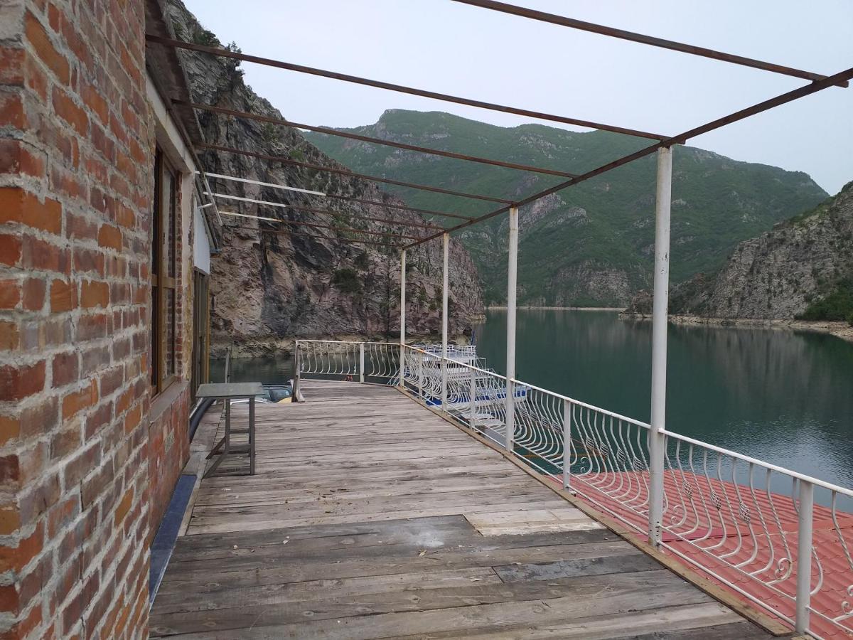 Rozafa Ferry & Accommodation Koman Eksteriør bilde